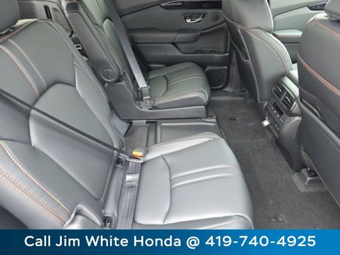 Certified 2025 Honda Pilot TrailSport image 18