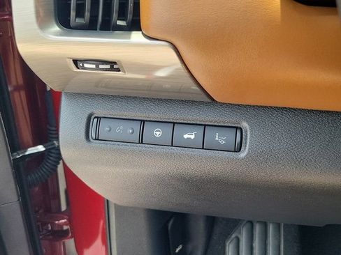 Certified 2025 Nissan Pathfinder Platinum w/ Cargo Package FWD image 22