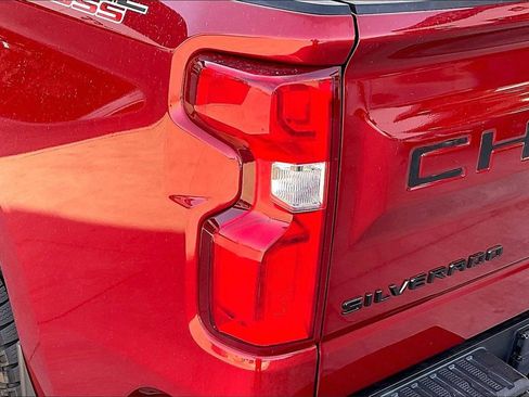 Used 2022 Chevrolet Silverado 1500 LT Trail Boss w/ Convenience Package II image 29