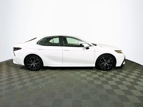 Certified 2023 Toyota Camry SE image 9