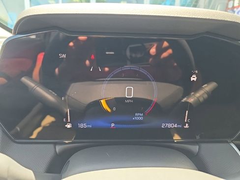 Used 2025 Chevrolet TrailBlazer LT FWD image 16