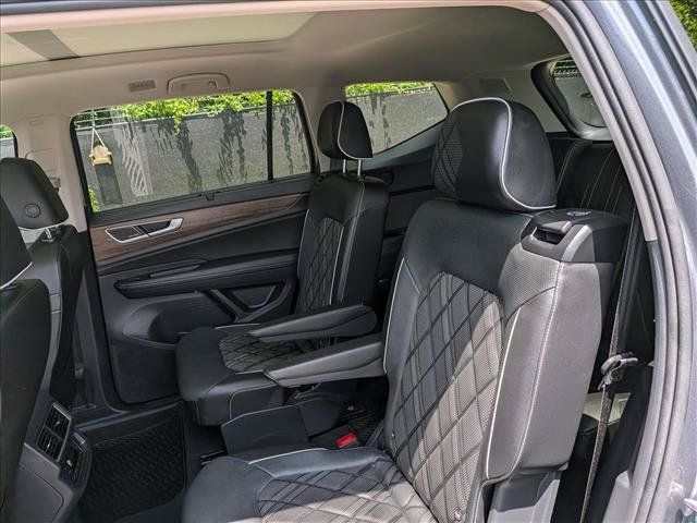 Certified 2025 Volkswagen Atlas SEL Premium R-Line AWD/4WD image 28