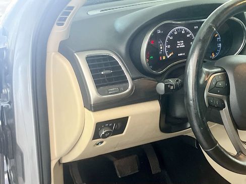 Used 2019 Jeep Grand Cherokee Laredo RWD image 10