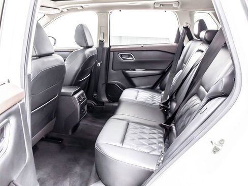 Used 2023 Nissan Rogue Platinum w/ Platinum Premium Package image 30