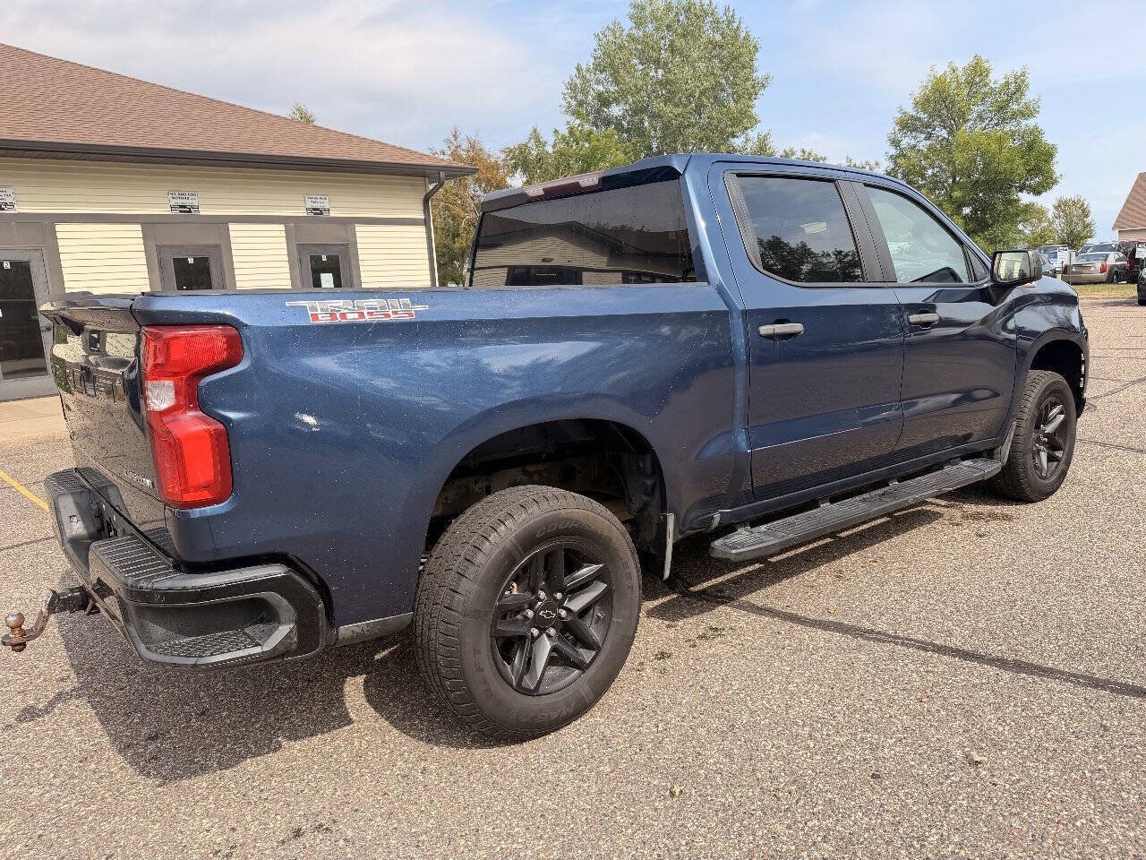 Used 2019 Chevrolet Silverado 1500 Custom Trail Boss w/ Custom Convenience Package AWD/4WD image 4