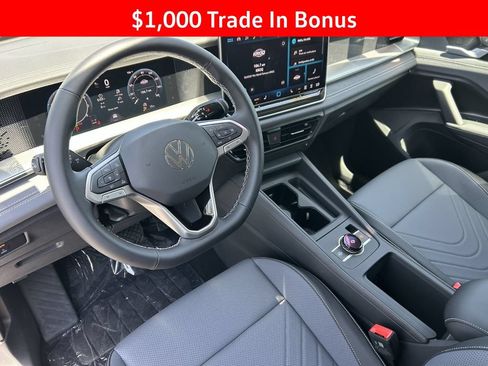 New 2026 Volkswagen Tiguan SE FWD image 20