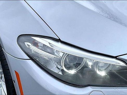 Used 2016 BMW 550i xDrive Sedan image 30