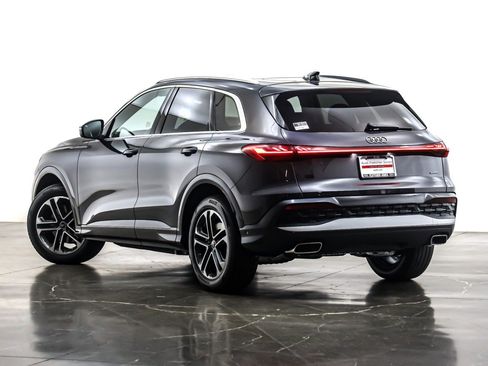 New 2025 Audi Q5 Prestige image 12