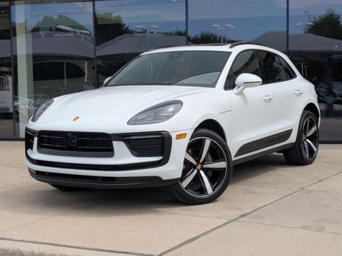 Certified 2026 Porsche Macan AWD/4WD image 1