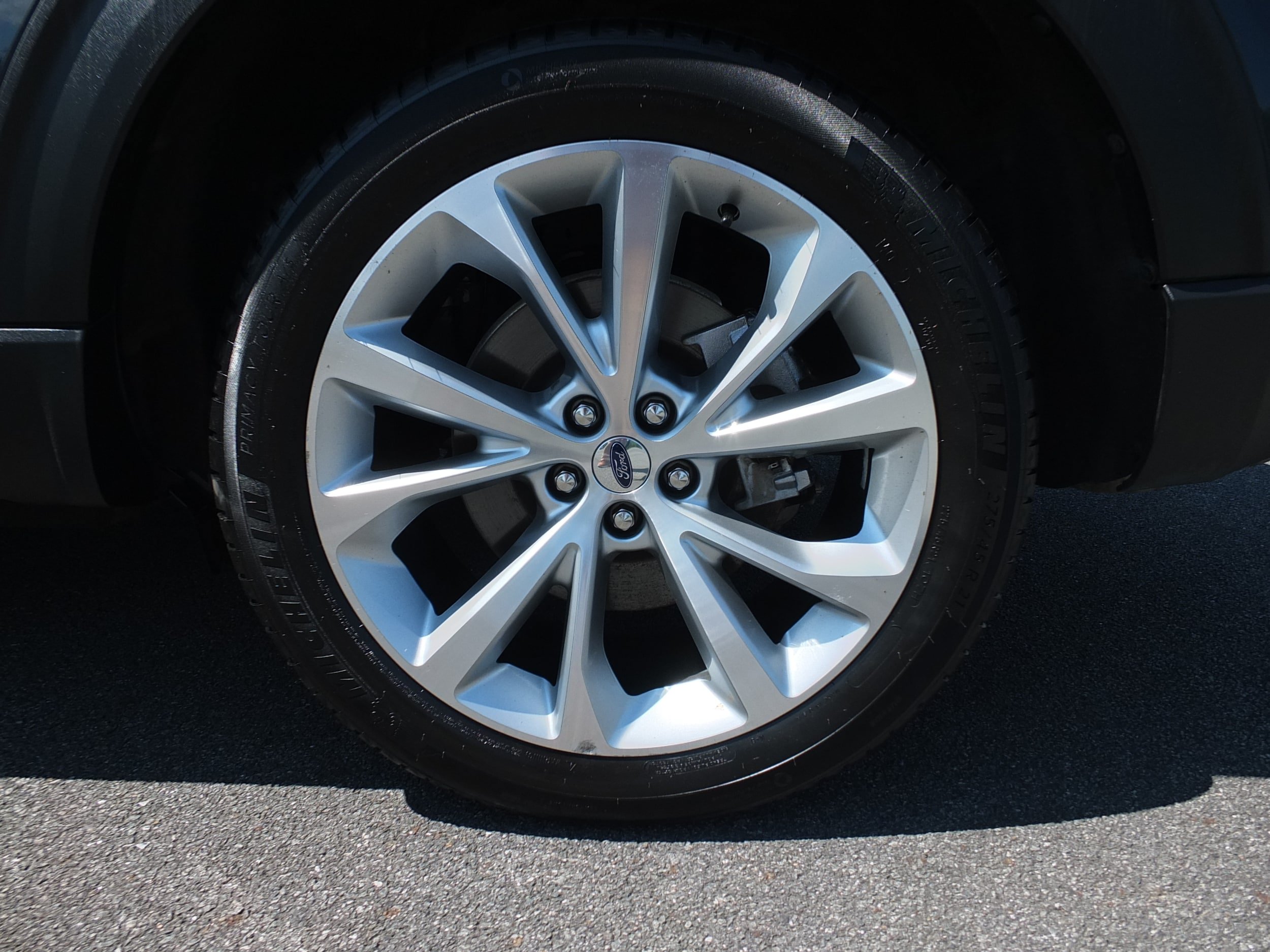 Used 2022 Ford Explorer Platinum w/ Technology Package AWD/4WD image 10