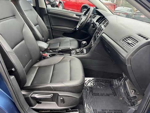 Used 2020 Volkswagen Golf 4-Door image 30