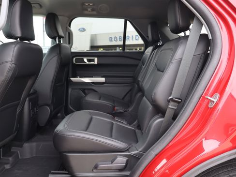 Used 2023 Ford Explorer XLT w/ Equipment Group 202A image 10