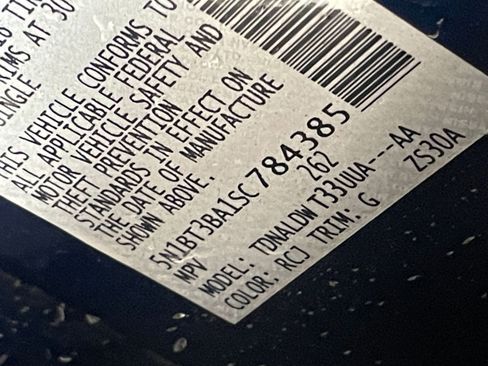 Used 2025 Nissan Rogue SV image 30