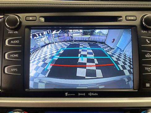 Used 2018 Toyota Highlander XLE AWD/4WD image 27