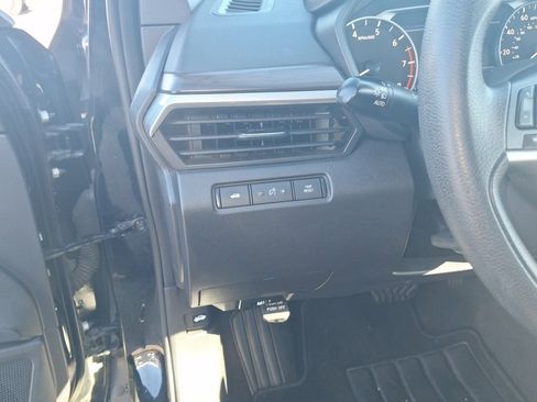 Used 2024 Nissan Altima 2.5 SV image 10