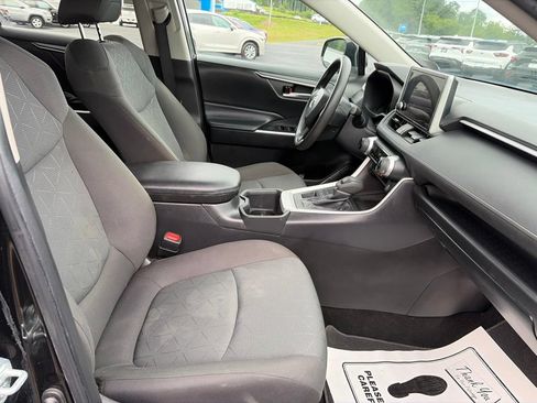 Used 2023 Toyota RAV4 XLE AWD/4WD image 38