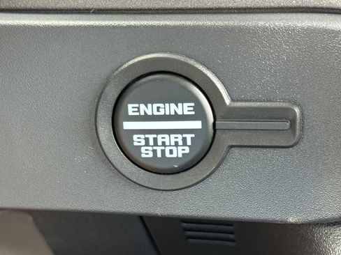 New 2025 Ford Bronco Badlands image 23