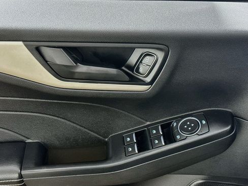 Used 2022 Ford Escape SE AWD/4WD image 18
