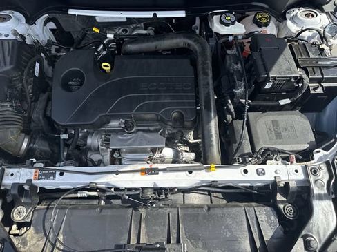 Used 2023 GMC Terrain SLT w/ Tech Package image 29