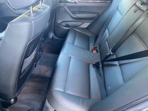Used 2018 BMW X3 xDrive30i AWD/4WD image 12