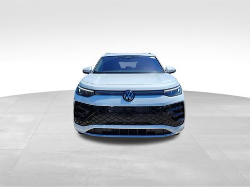 New 2026 Volkswagen Tiguan SEL R-Line AWD/4WD image 2