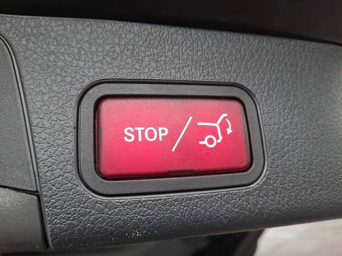 Used 2026 Mercedes-Benz GLB 250 4MATIC image 27