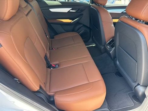 New 2025 VinFast VF 8 Plus AWD/4WD image 18