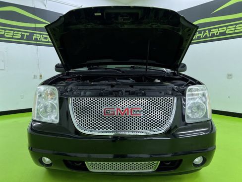 Used 2010 GMC Yukon Denali AWD/4WD image 4