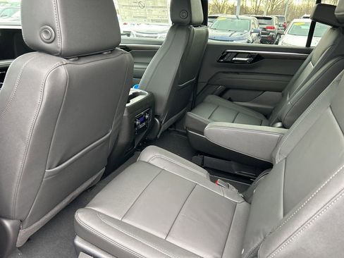 New 2026 Chevrolet Suburban Z71 image 28