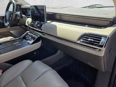 Used 2022 Lincoln Navigator Reserve AWD/4WD image 22