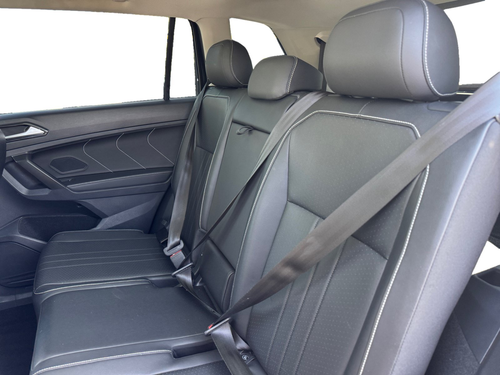 Used 2023 Volkswagen Tiguan SE FWD image 13
