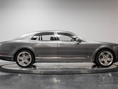 Used 2012 Bentley Mulsanne w/ Premiere Specification Pkg image 16