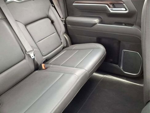 Used 2026 GMC Sierra 1500 SLT AWD/4WD image 19