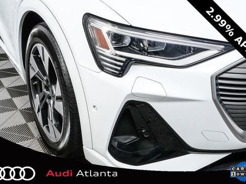 Used 2022 Audi e-tron Prestige w/ Prestige Package image 38