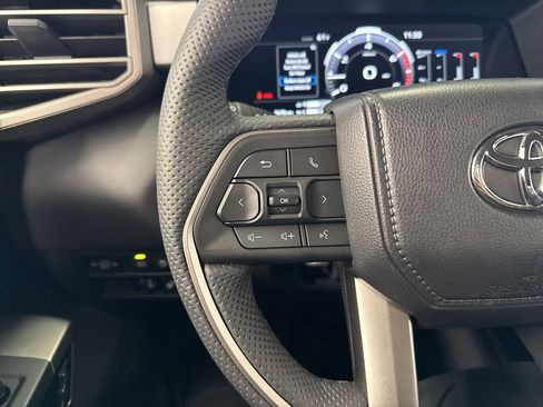 Used 2025 Toyota Tundra Limited image 19