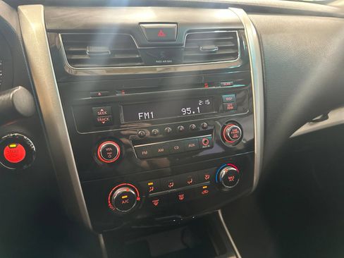 Used 2013 Nissan Altima 2.5 S FWD image 20