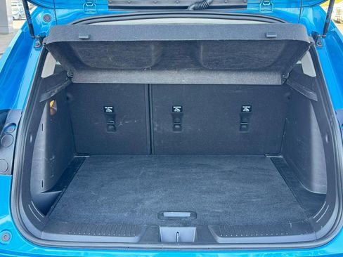 Used 2025 Chevrolet Trax LT w/ LT Convenience Package image 5