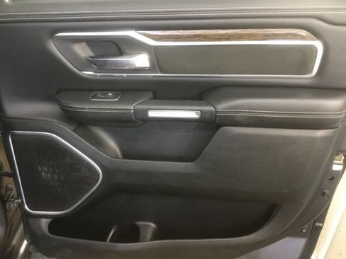Used 2020 RAM 1500 Laramie AWD/4WD image 10