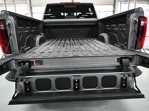 New 2026 GMC Sierra 2500 SLT w/ SLT Premium Package image 9