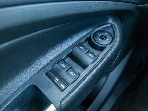 Used 2017 Ford Escape SE FWD image 12
