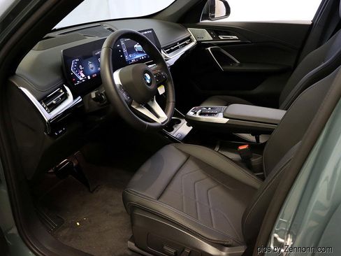 Used 2025 BMW X1 xDrive28i w/ Technology Package image 11