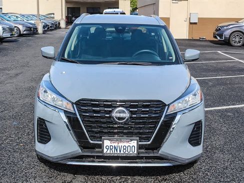 Used 2024 Nissan Kicks SV image 2