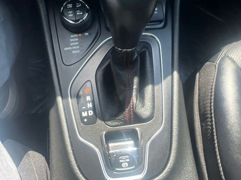 Used 2021 Jeep Cherokee Trailhawk w/ Premium Leather Package AWD/4WD image 39
