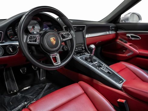 Used 2017 Porsche 911 Carrera 4S image 41