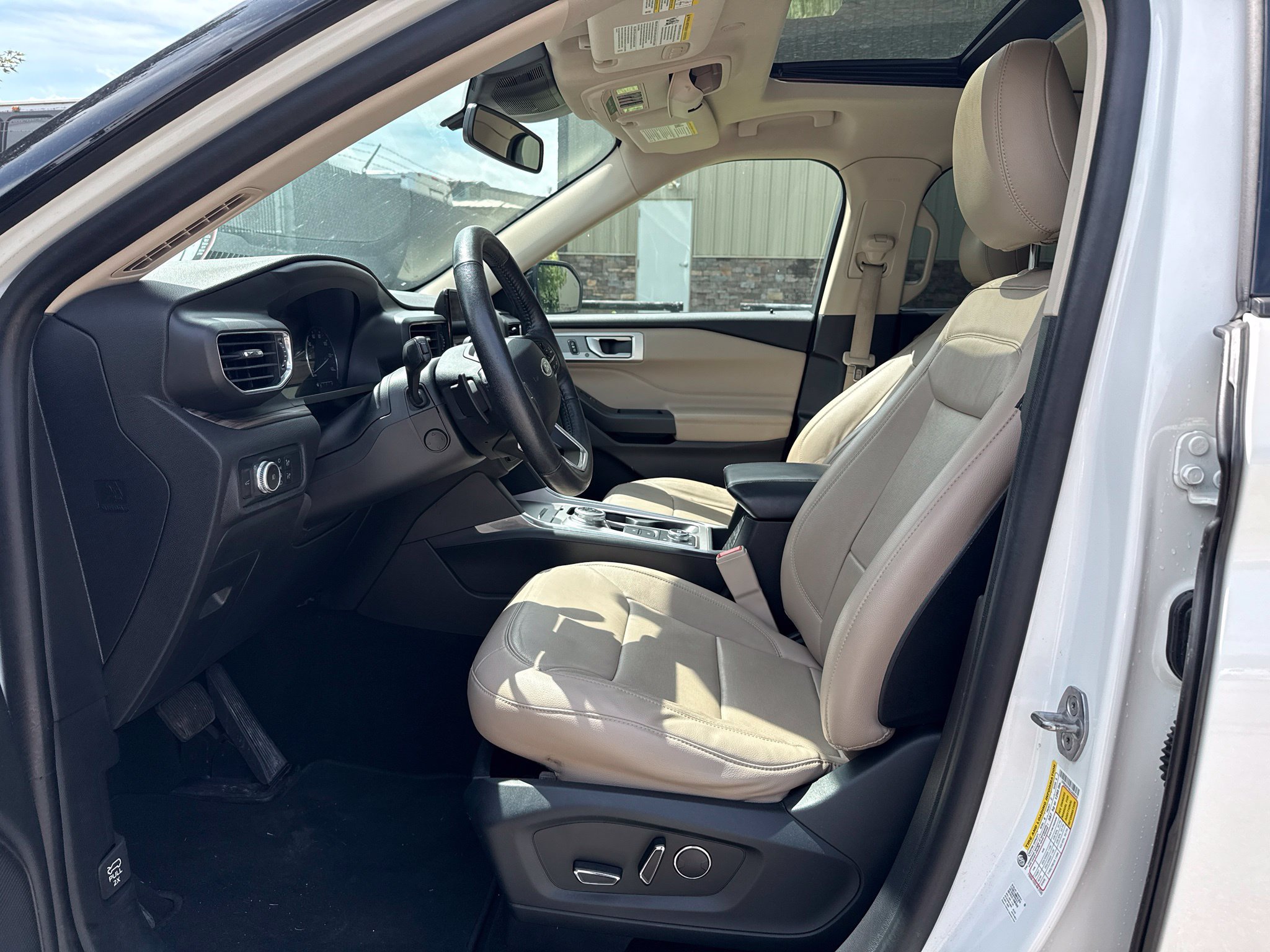 Used 2020 Ford Explorer Limited AWD/4WD image 12