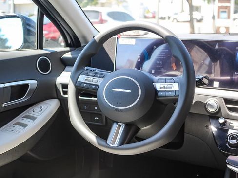 New 2025 Hyundai Sonata SE FWD image 17