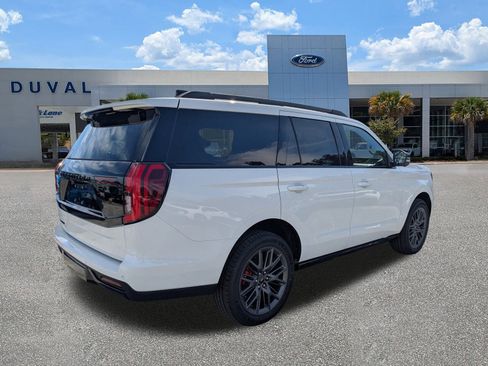 New 2025 Ford Expedition Platinum w/ Stealth Performance Package image 4