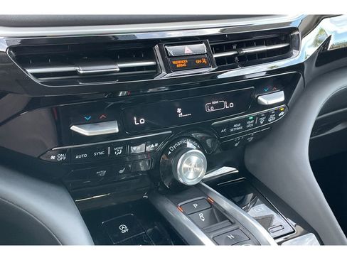 Certified 2025 Acura MDX SH-AWD w/ Technology Package image 29