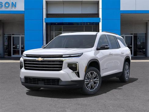 New 2025 Chevrolet Traverse LT w/ Enhanced Driving Package image 6