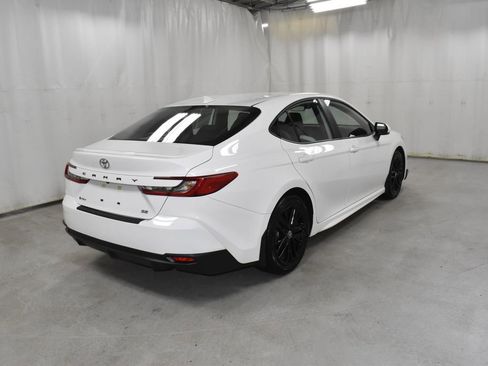 Certified 2025 Toyota Camry SE image 6